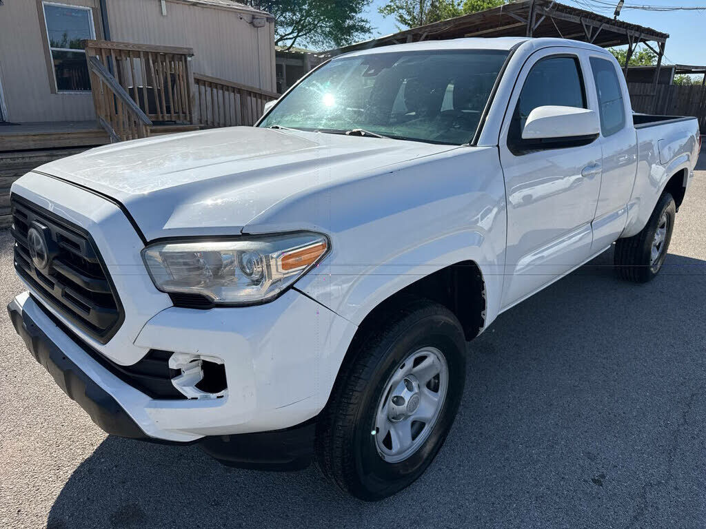 2018 TOYOTA Tacoma