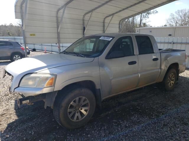 Mitsubishi Raider