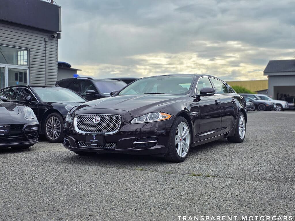 Jaguar XJ