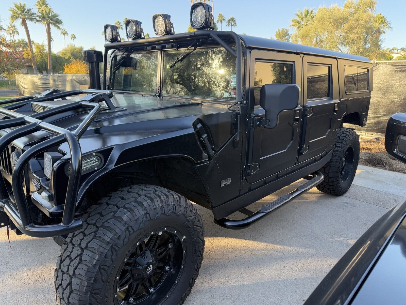 HUMMER H1