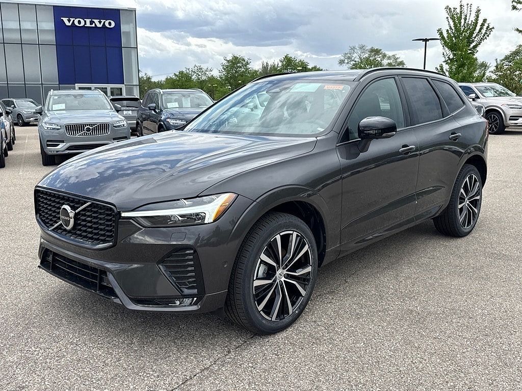 2025 VOLVO XC60