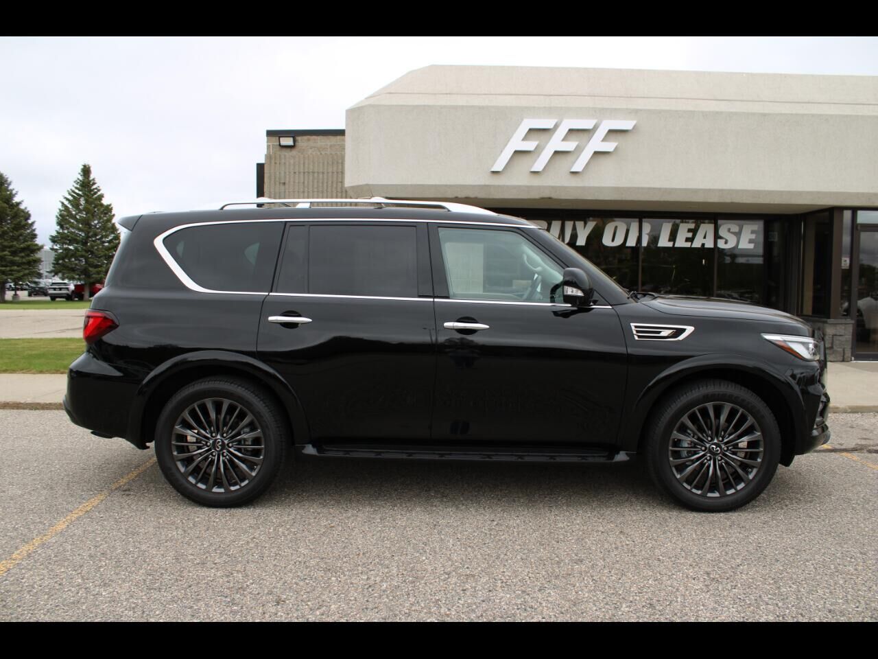 2023 INFINITI QX80