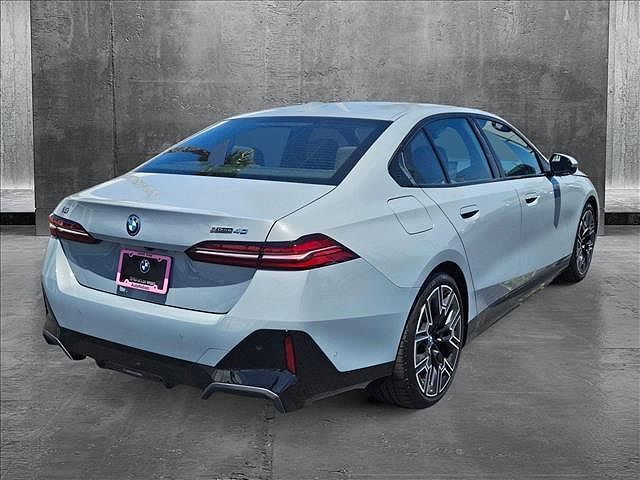 2025 BMW i5