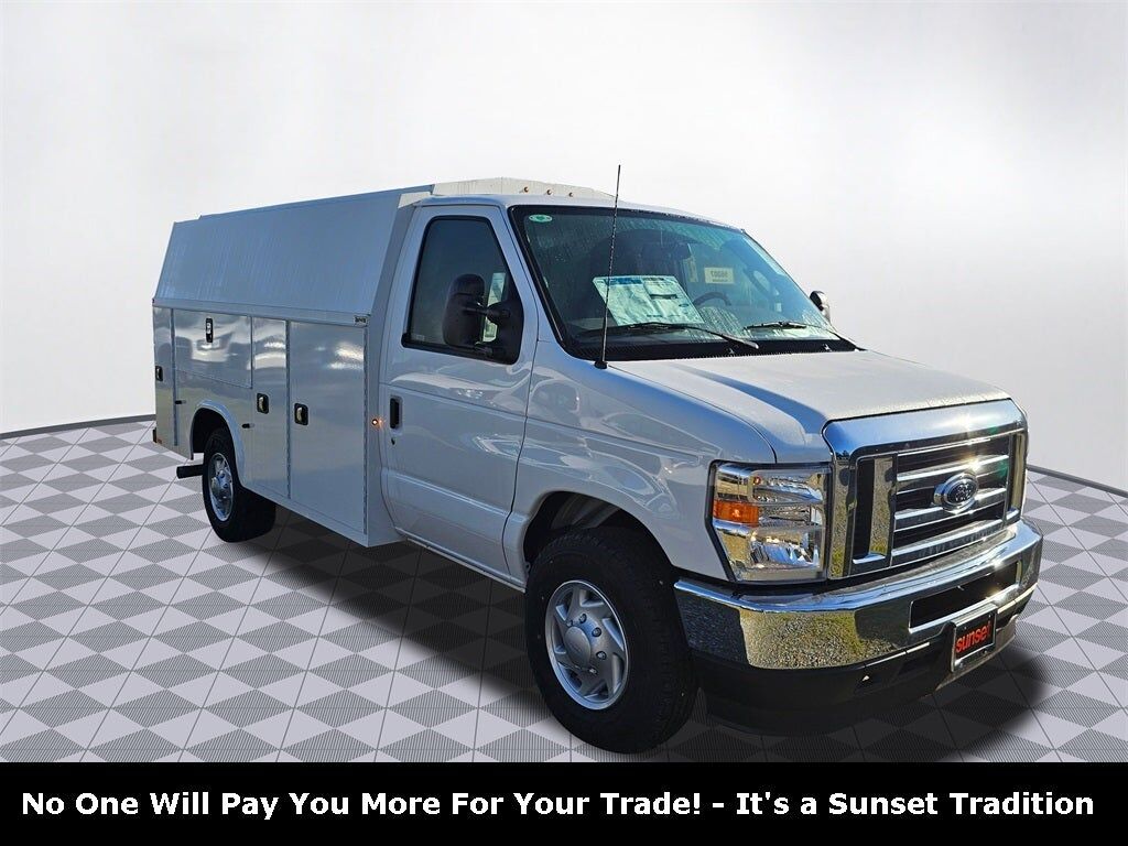2025 FORD E-350