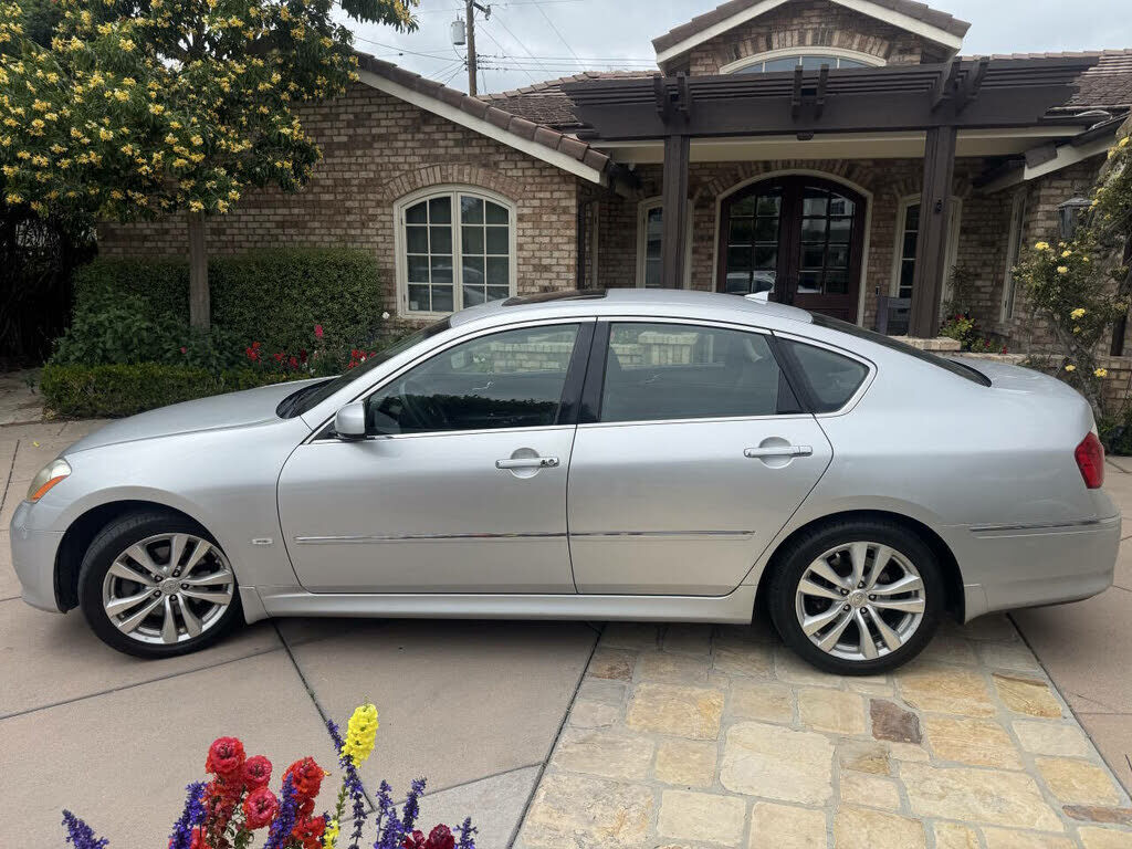 Infiniti M35
