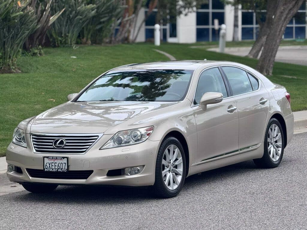Lexus LS