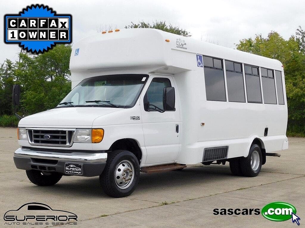 2004 FORD E-450