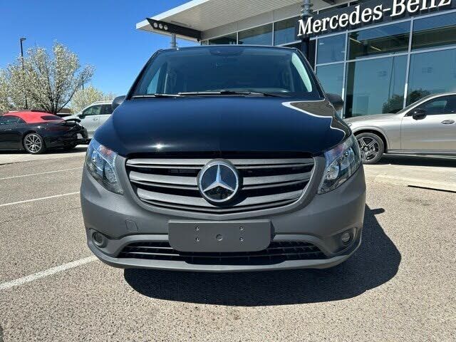 2023 Mercedes-Benz METRIS