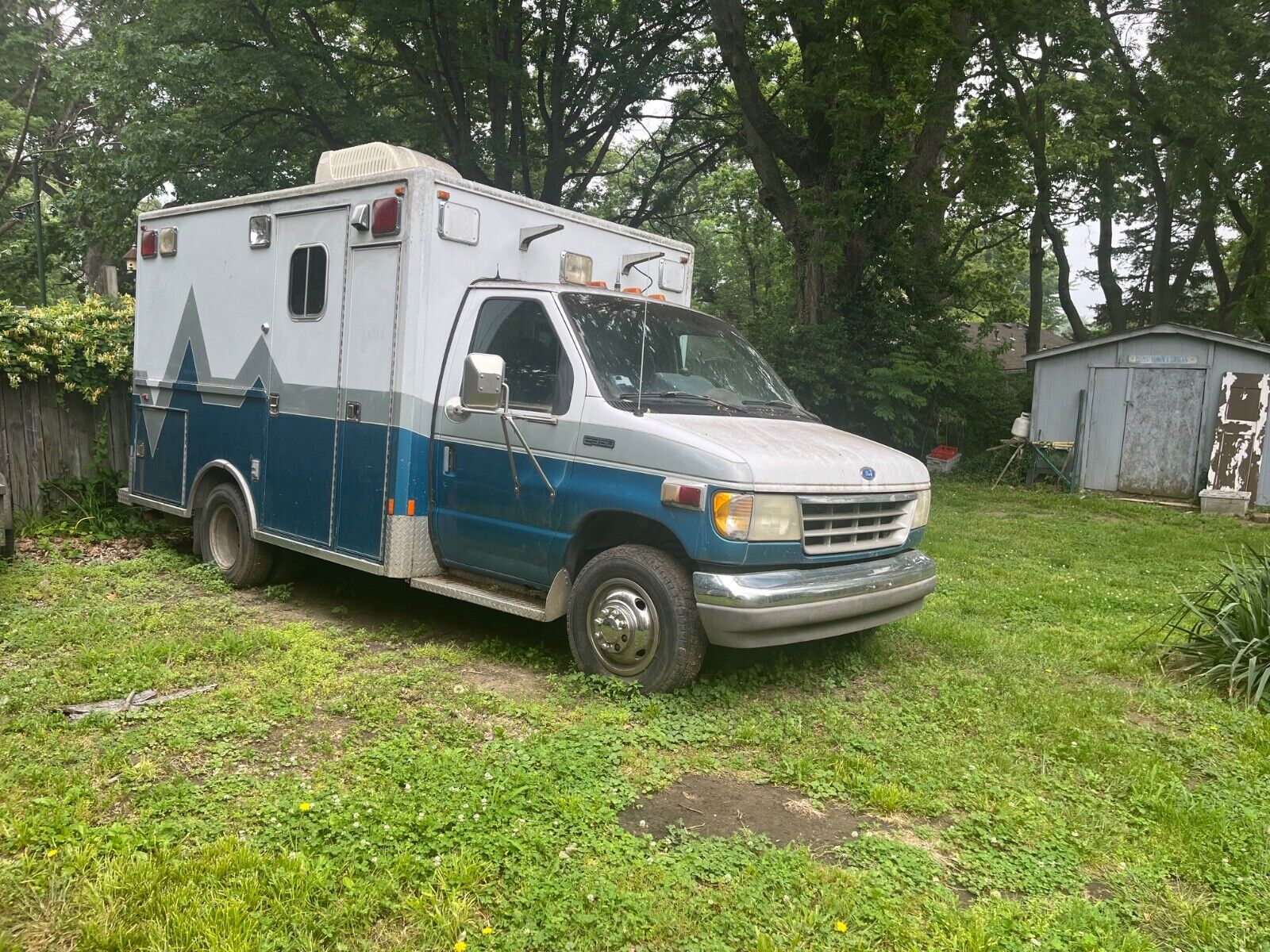 Ford E-350