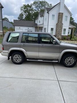 Isuzu Trooper