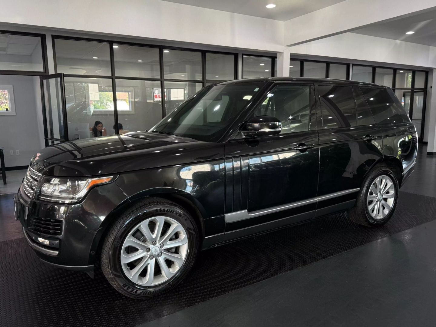 LAND ROVER
