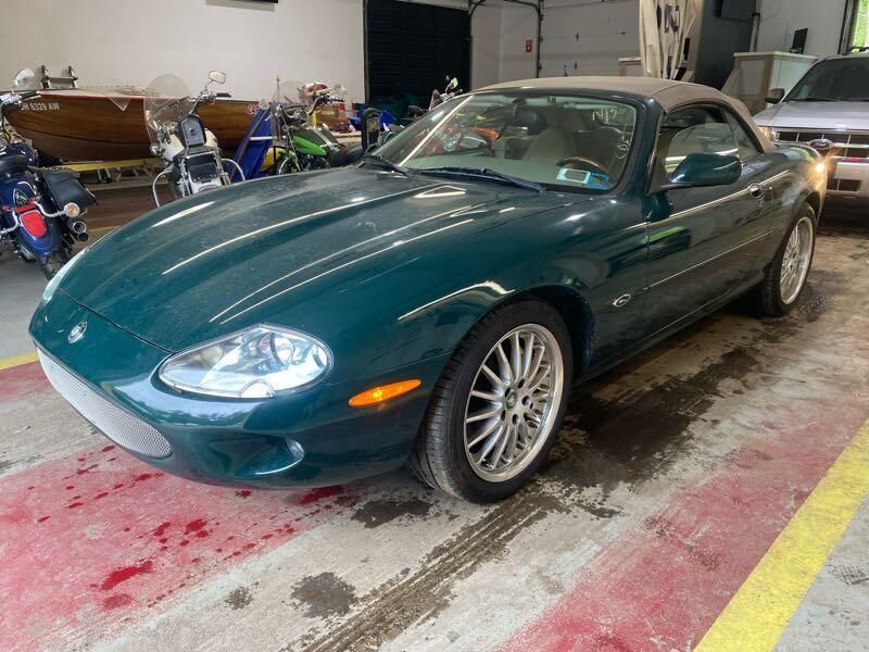 Jaguar XK8