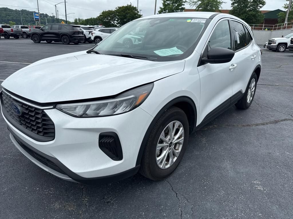 2024 FORD Escape