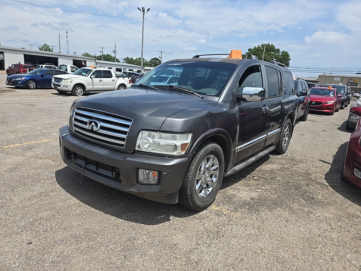 Infiniti QX56