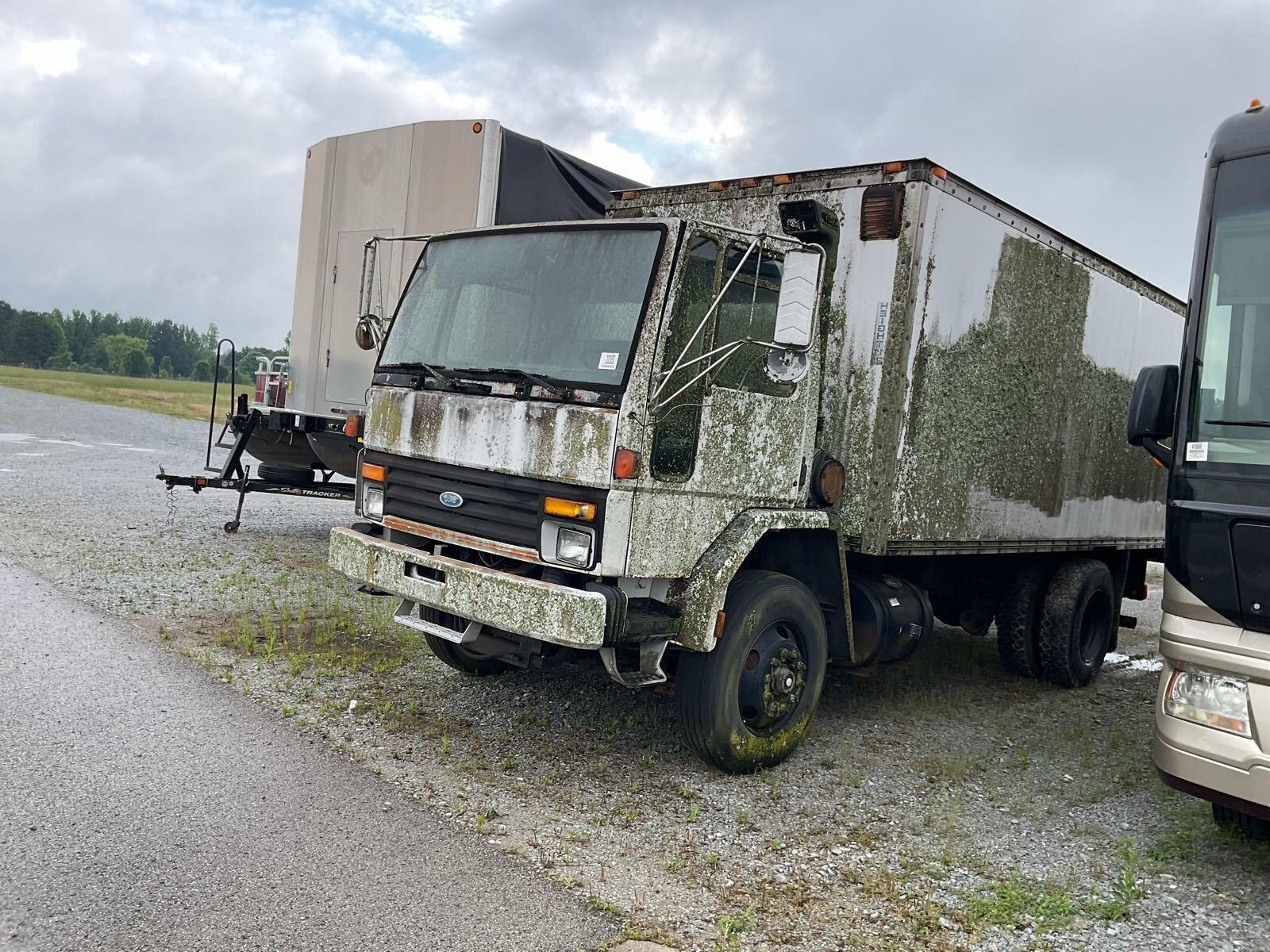 Ford CF8000