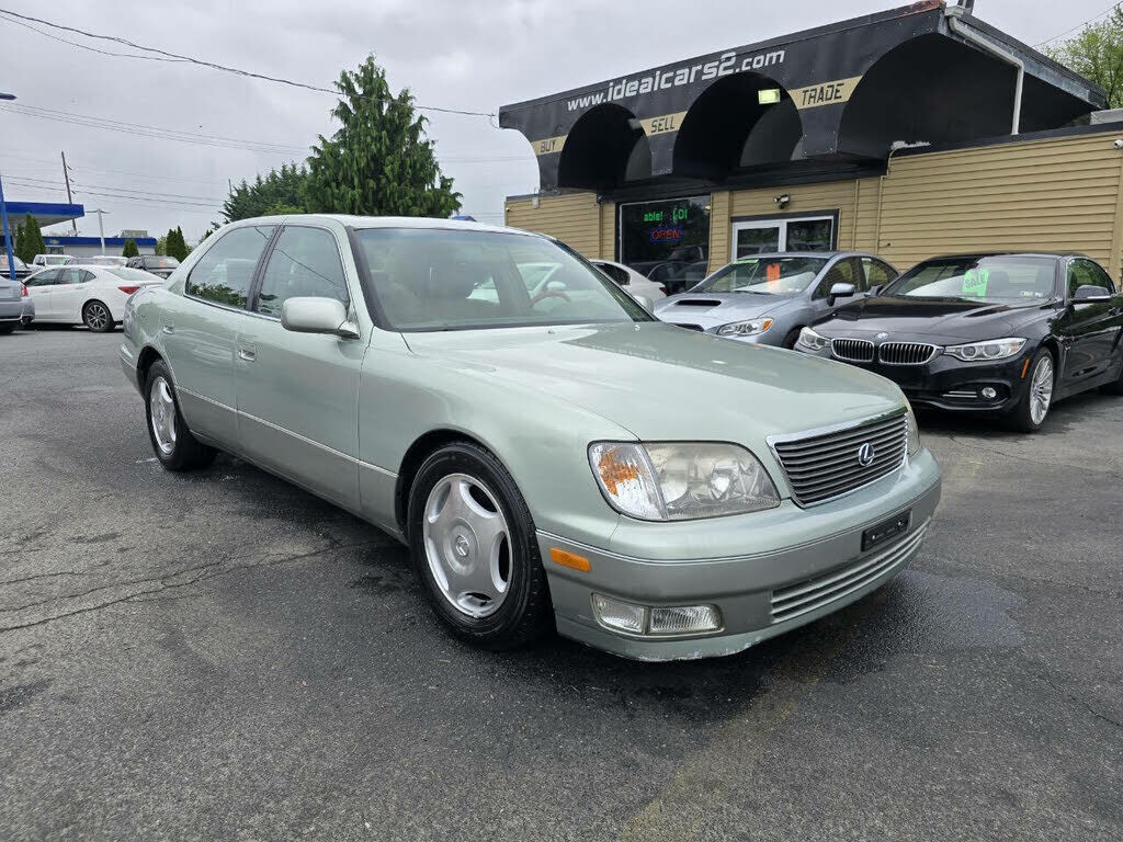 Lexus LS