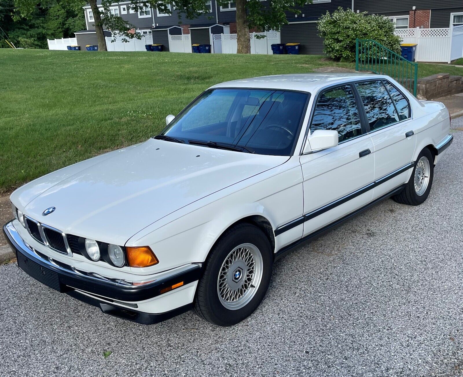 BMW 740i