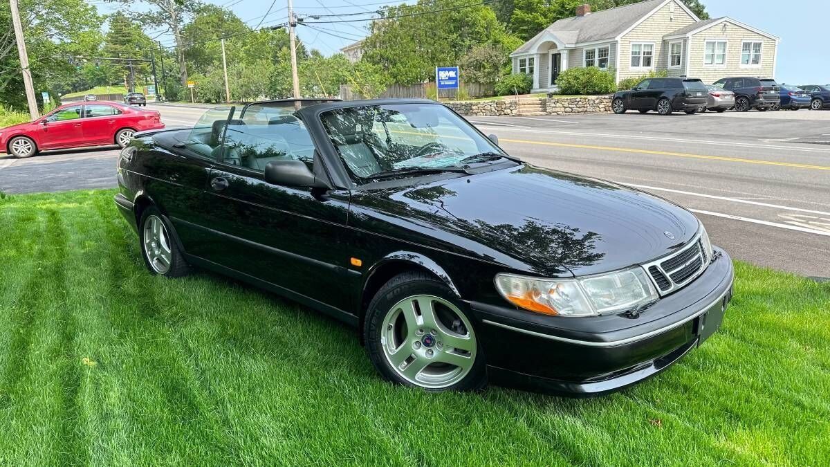 Saab 900
