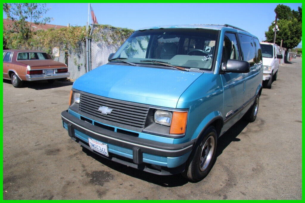 Chevrolet Astro Van