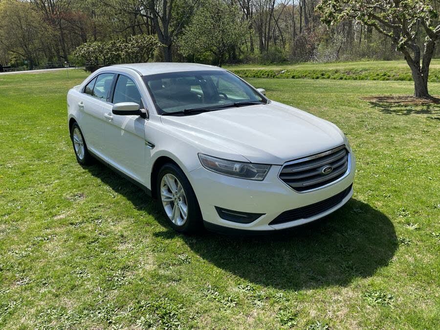 2014 FORD Taurus