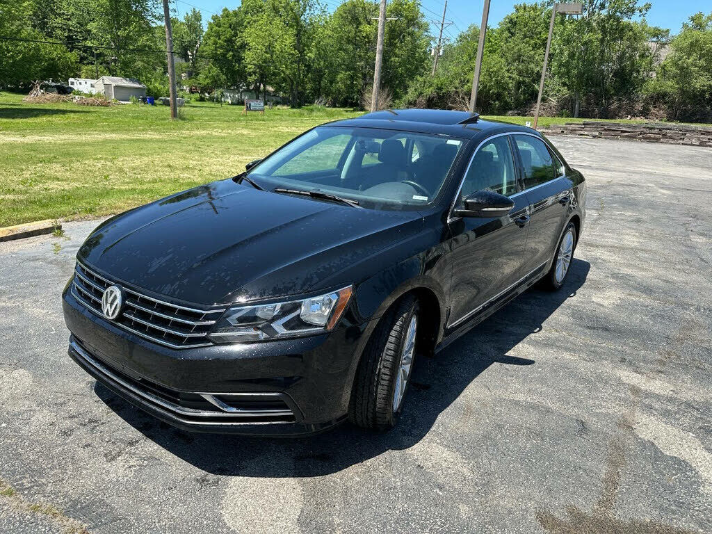 2016 VOLKSWAGEN Passat