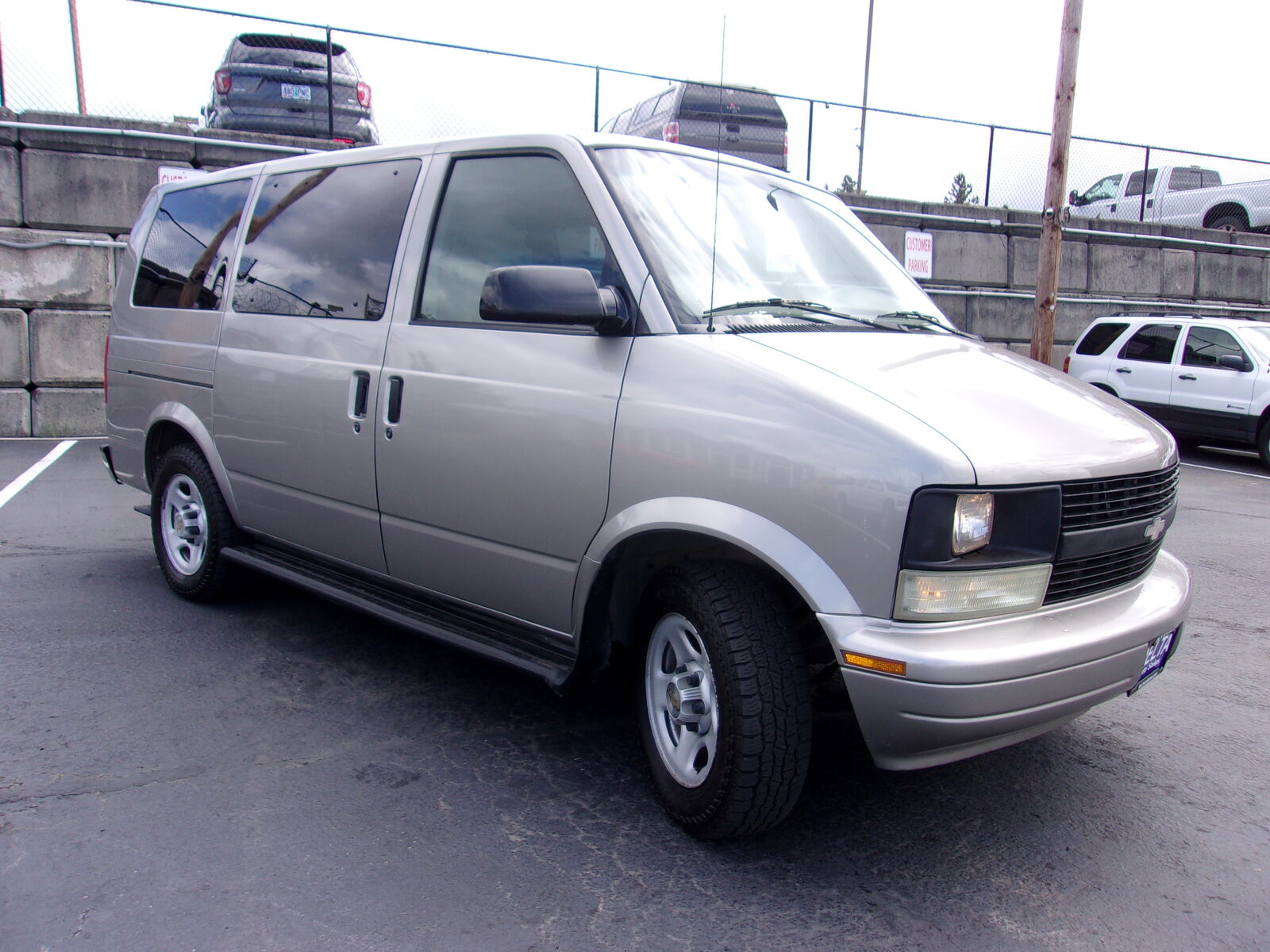 Chevrolet Astro Van