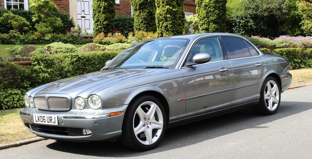 Jaguar XJR