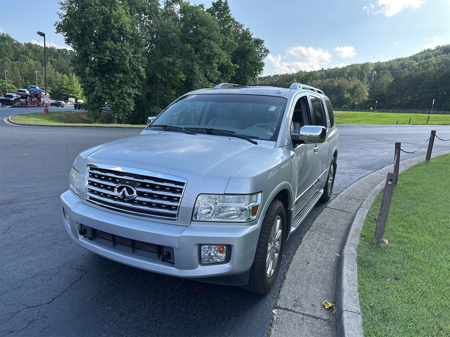 Infiniti QX56