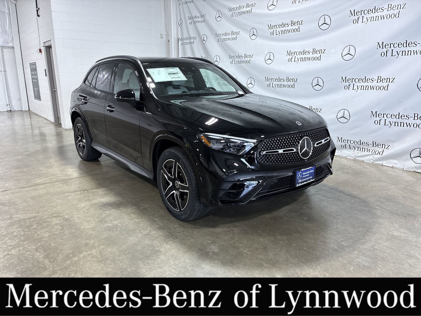 2025 MERCEDES-BENZ GLC-Class