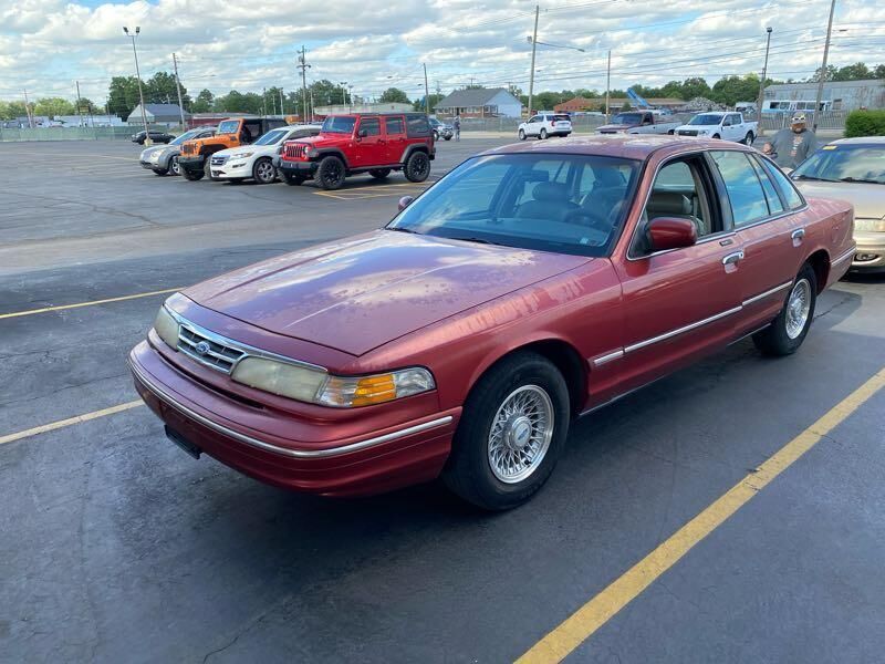 Ford Crown Victoria
