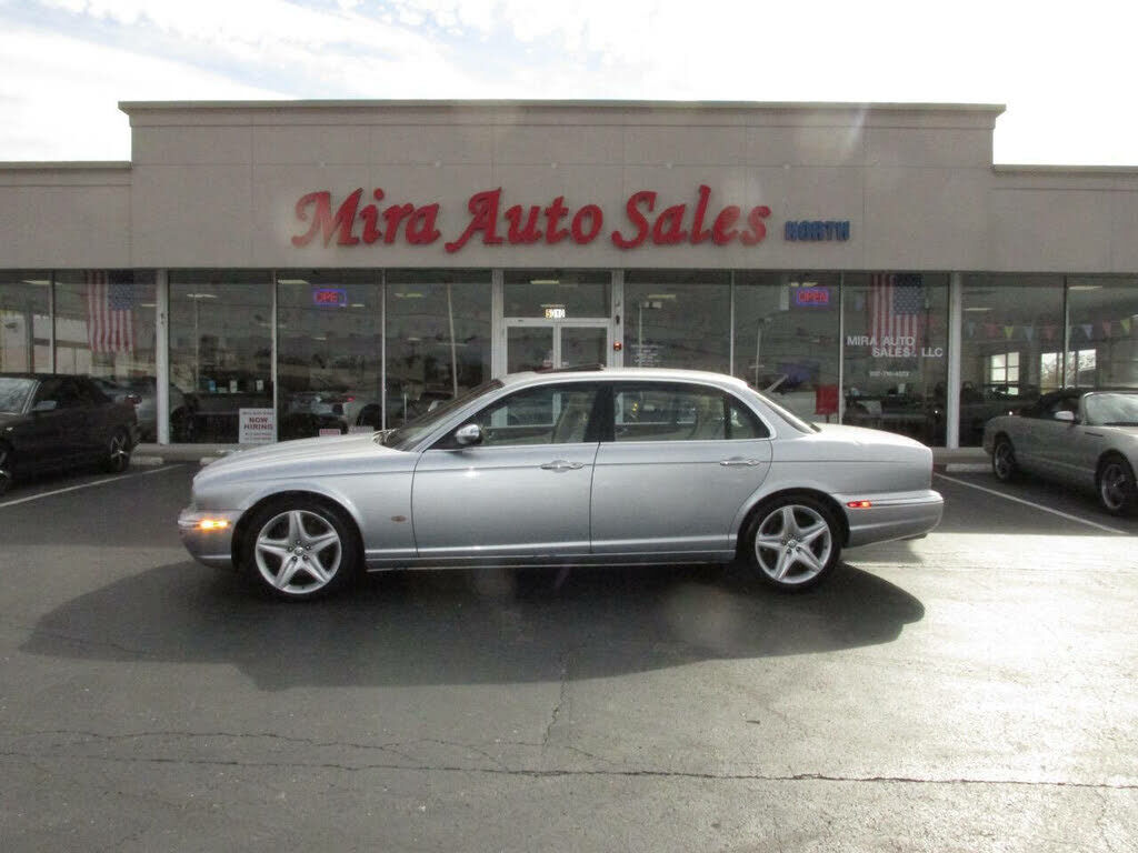 Jaguar XJ