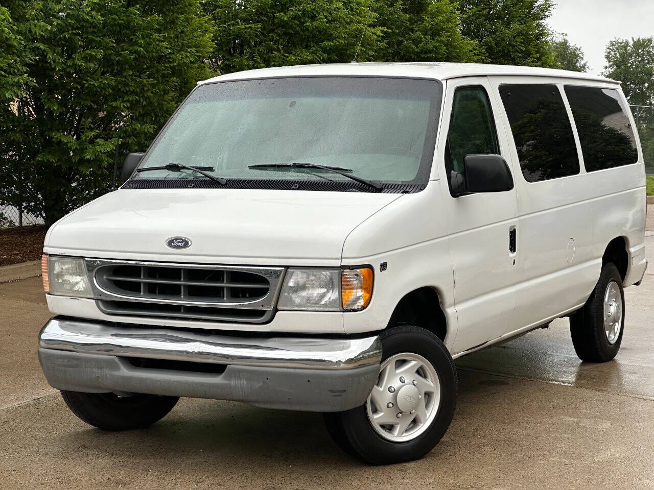 2001 FORD E-350