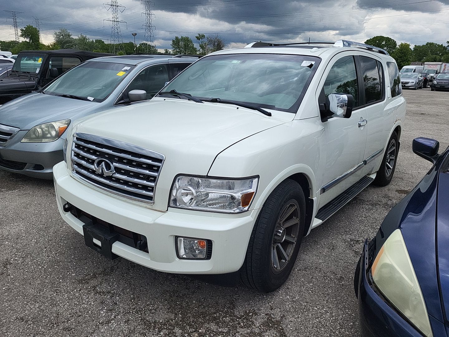 Infiniti QX56