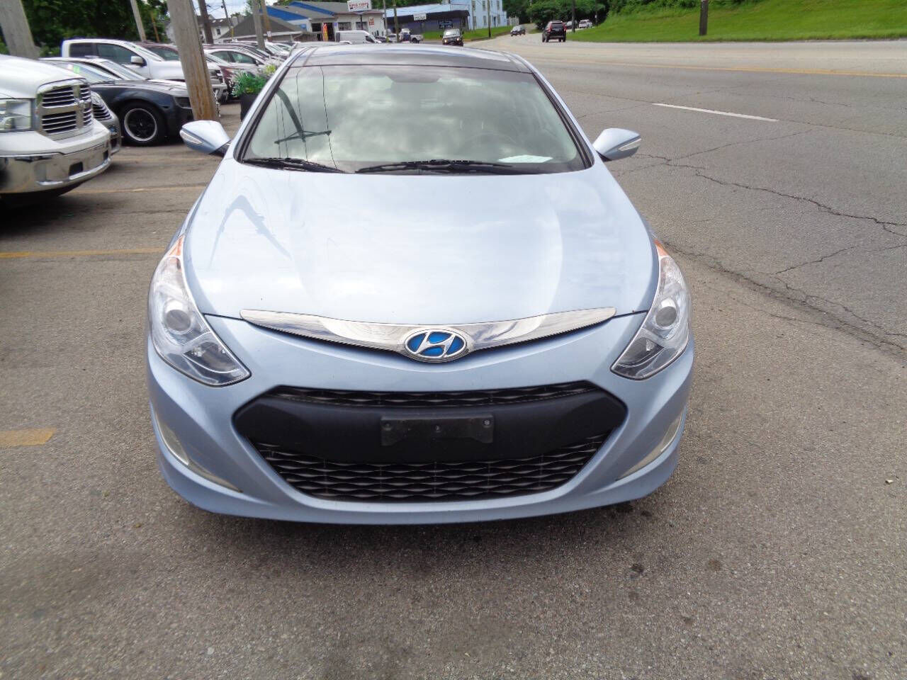 HYUNDAI