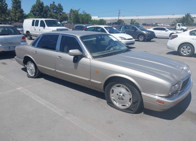 Jaguar XJ6