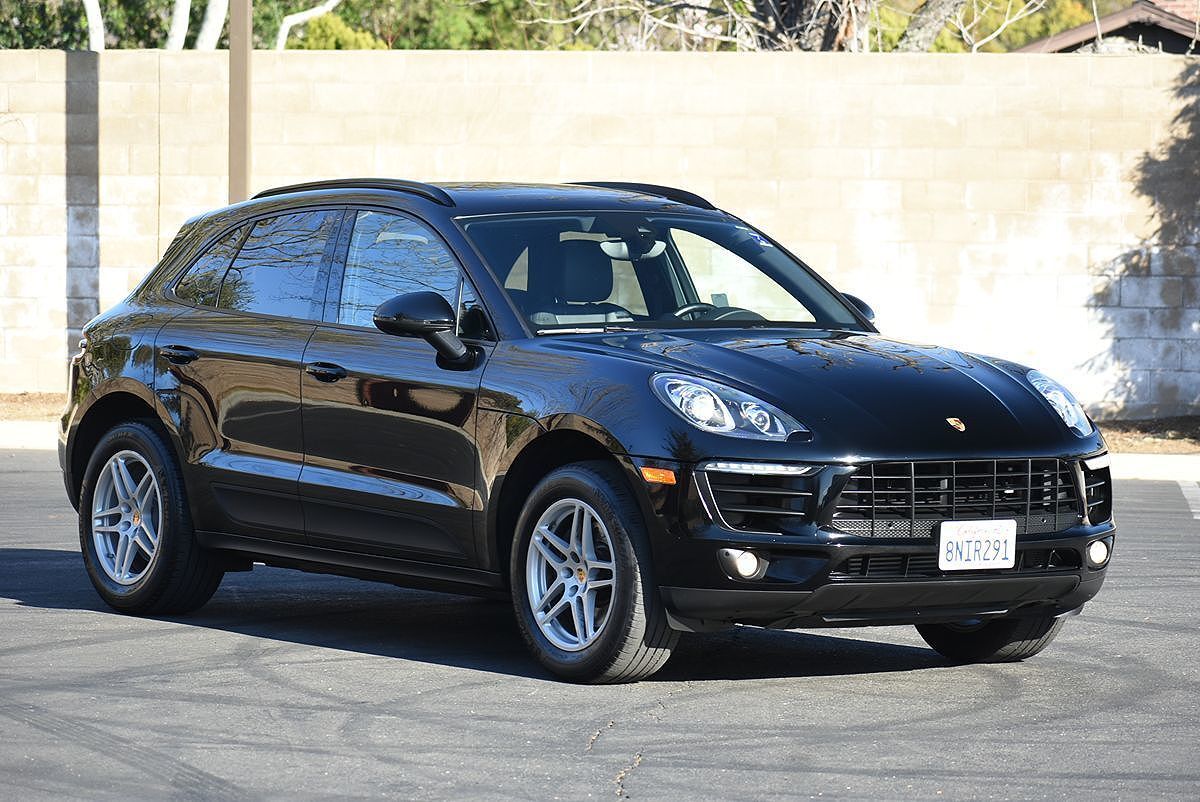 2018 PORSCHE Macan