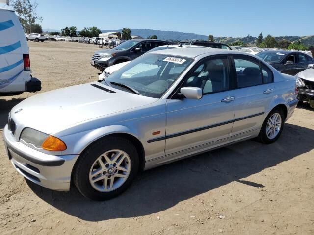 BMW 323i