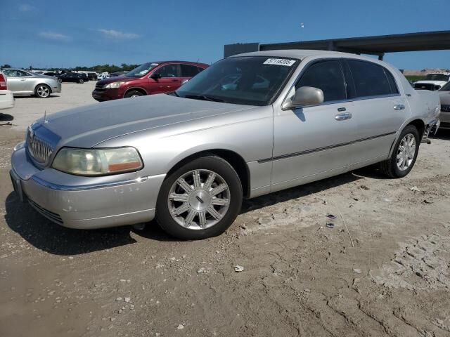 Lincoln Town Car