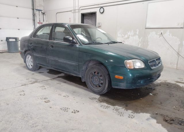 Suzuki Esteem