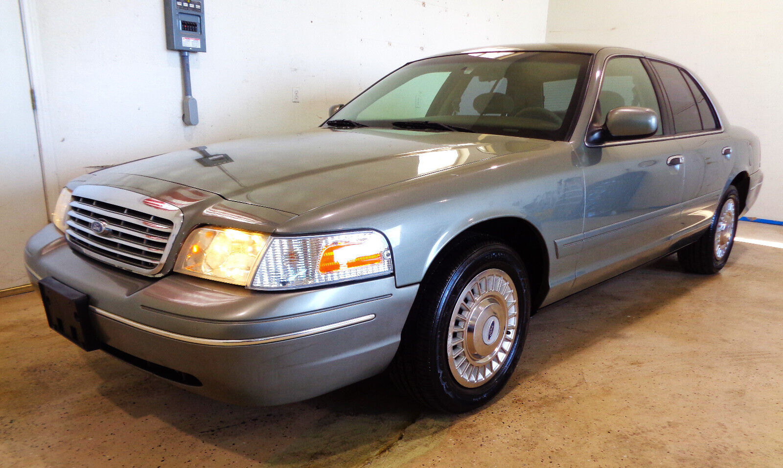 Ford Crown Victoria