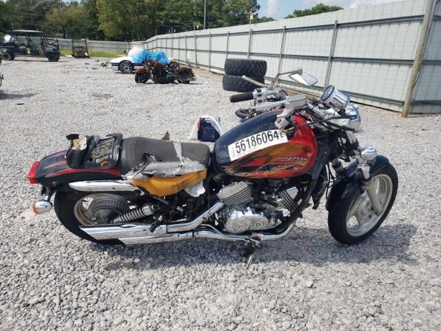 Honda VF750C2 (MAGNA)