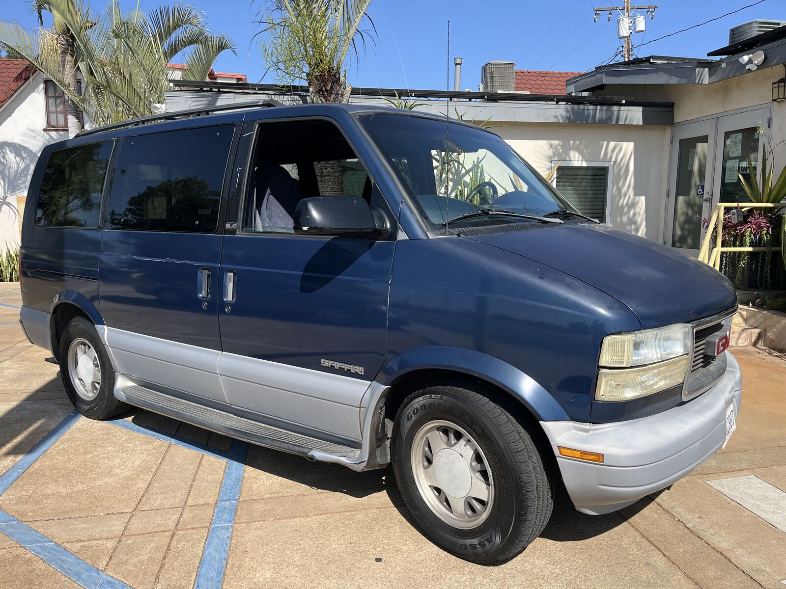 GMC Safari