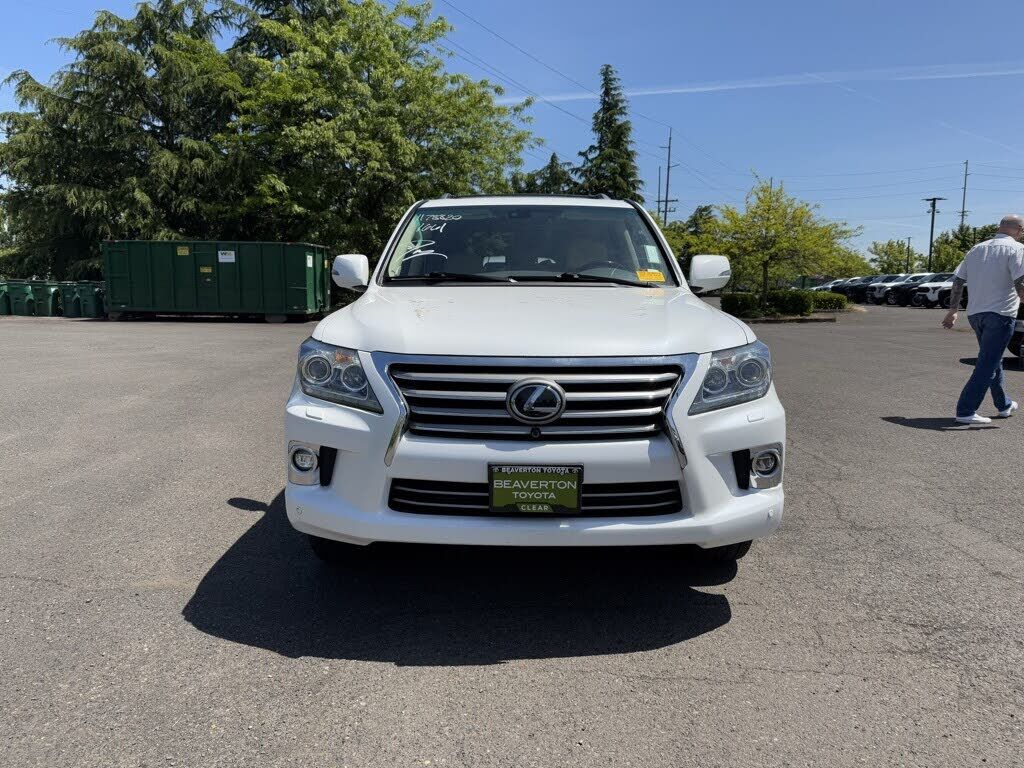 Lexus LX