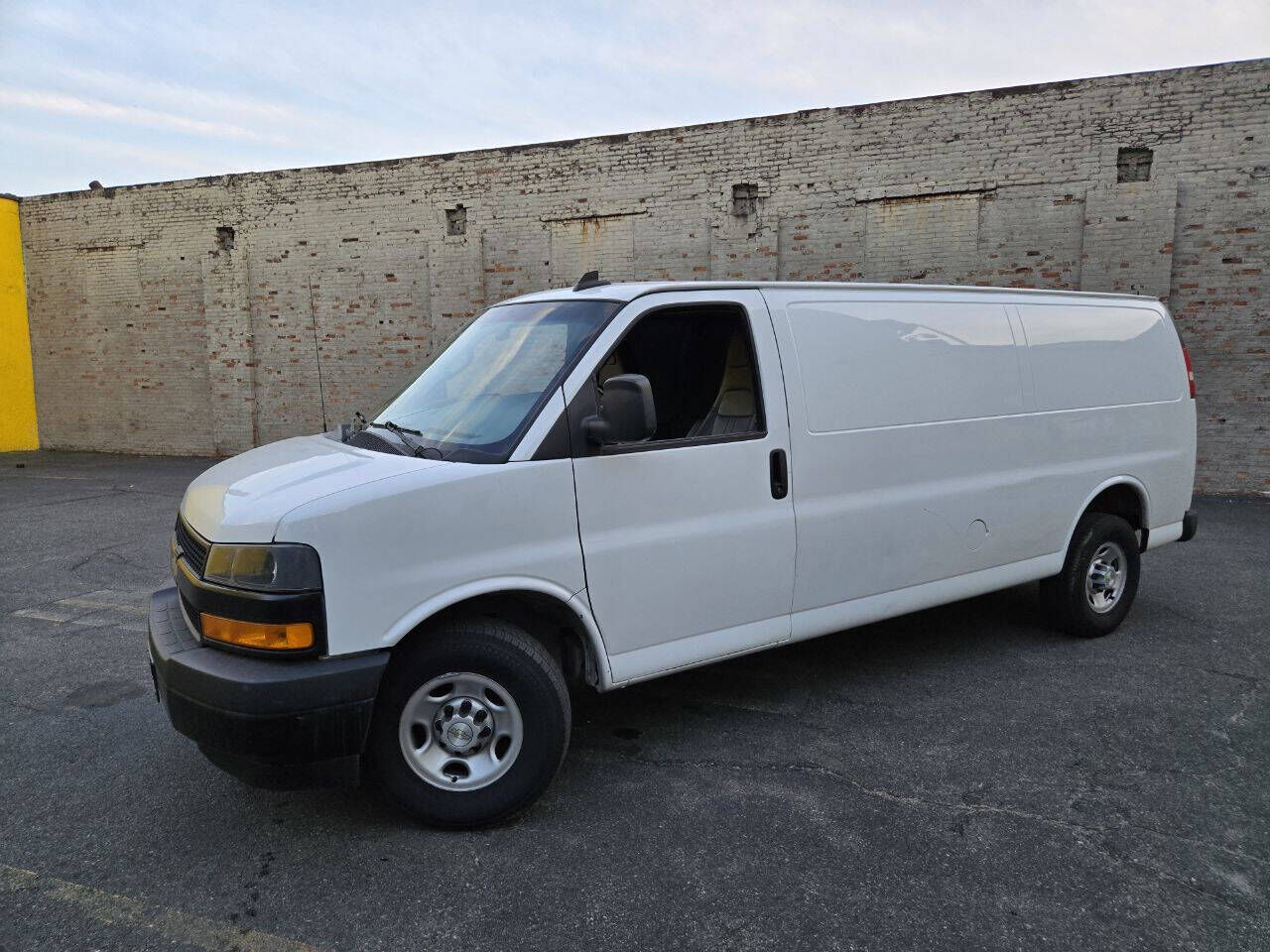 2021 CHEVROLET Express