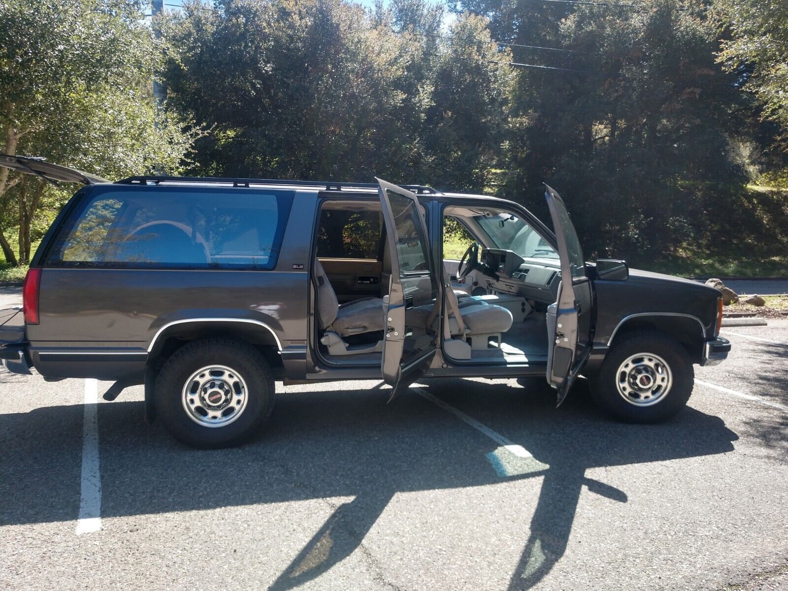 GMC Suburban
