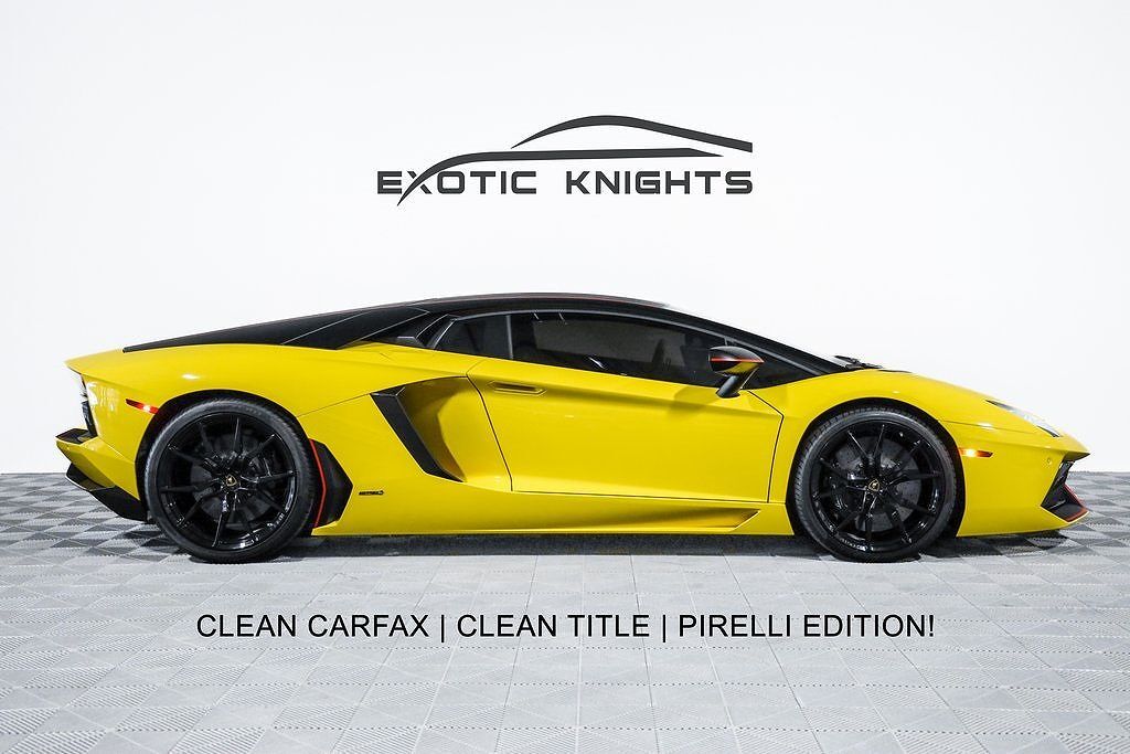 2016 LAMBORGHINI Aventador