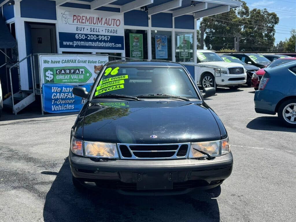 Saab 900