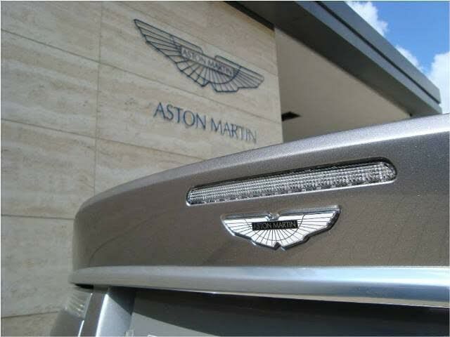 Aston Martin V12 Vantage