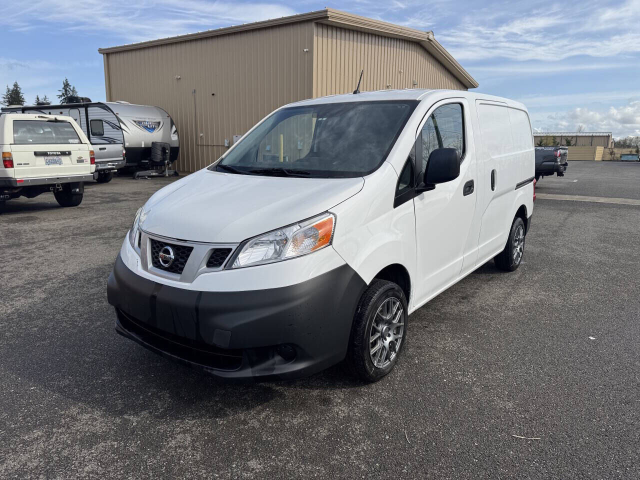 2017 NISSAN NV200