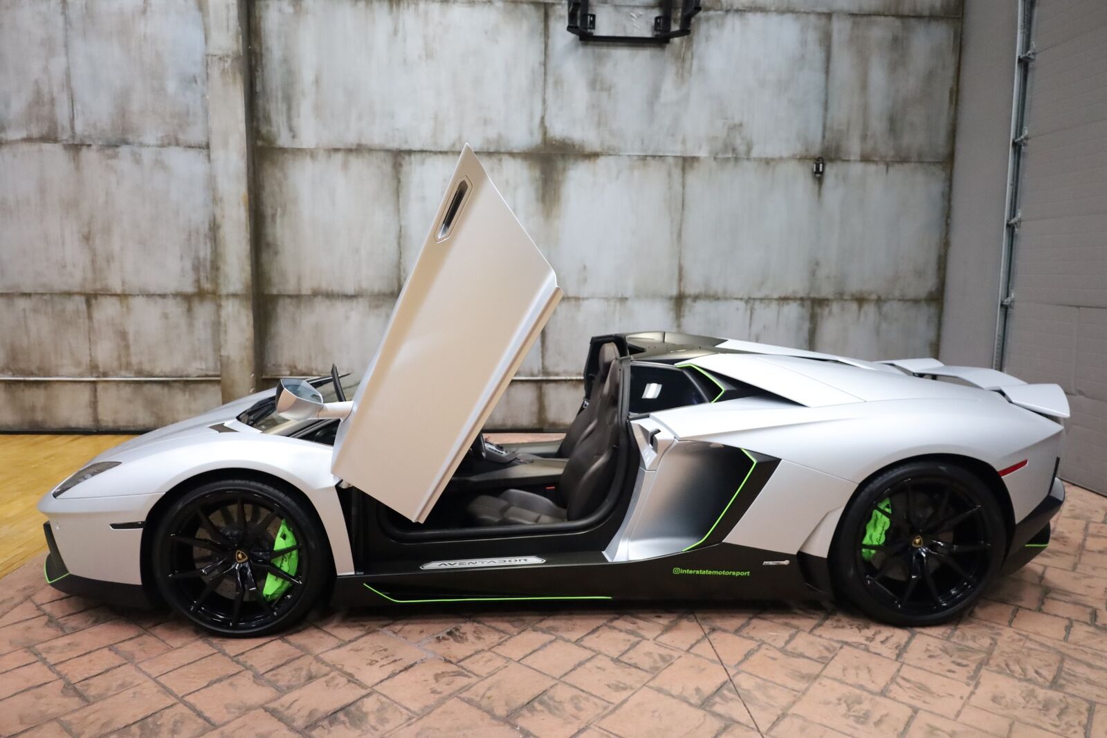 LAMBORGHINI